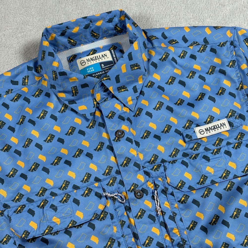 Magellan Outdoors Mens Indiana State Print Fishing Shirt Sky Blue Small NEW